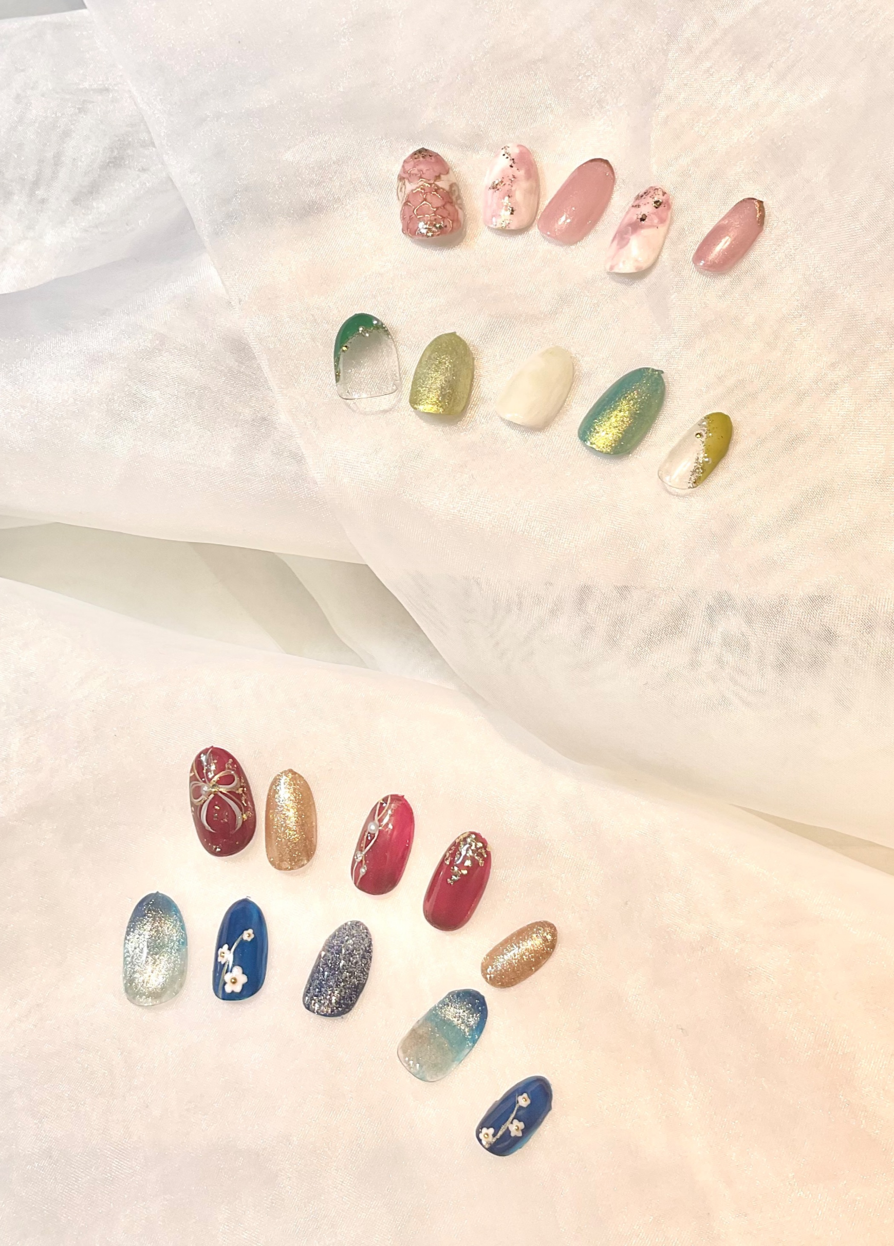 来一款适合成人仪式、毕业仪式和新年的美甲如何♪