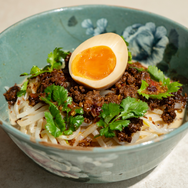 ★Stand Phở You 亜細亜料理店　４F  FOOD MET★   春満開♪ レモングラス薫る「汁なし白胡麻坦々フォー」生米麺と濃厚白胡麻